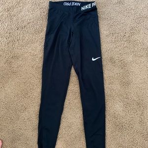 Women’s Nike pro leggings